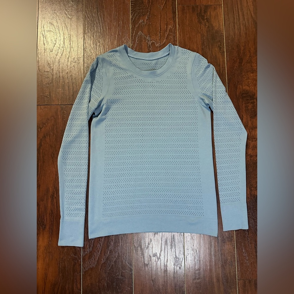 Lululemon Breeze By Long Sleeve Size 4 *Squad Cascade Blue / Cascade Blue